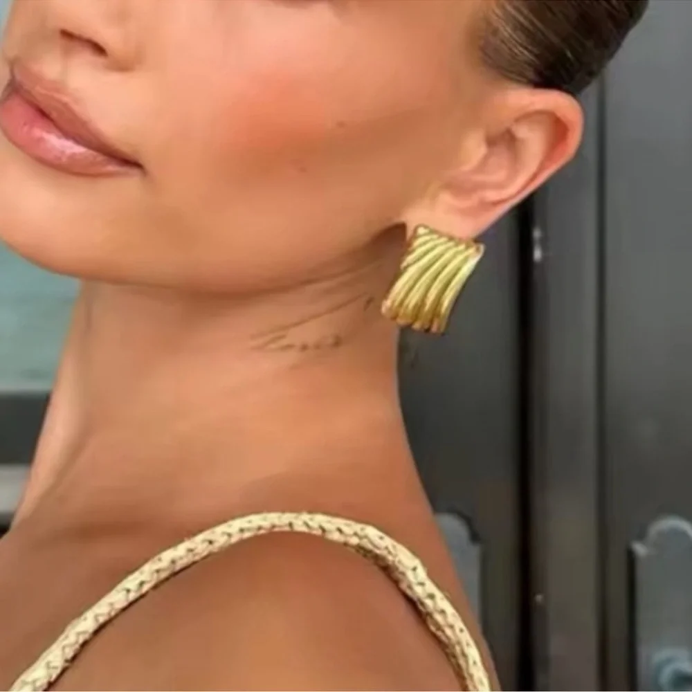 NEW to CASA B💫Haven Ribbed Square Gold plated Statement Earrings